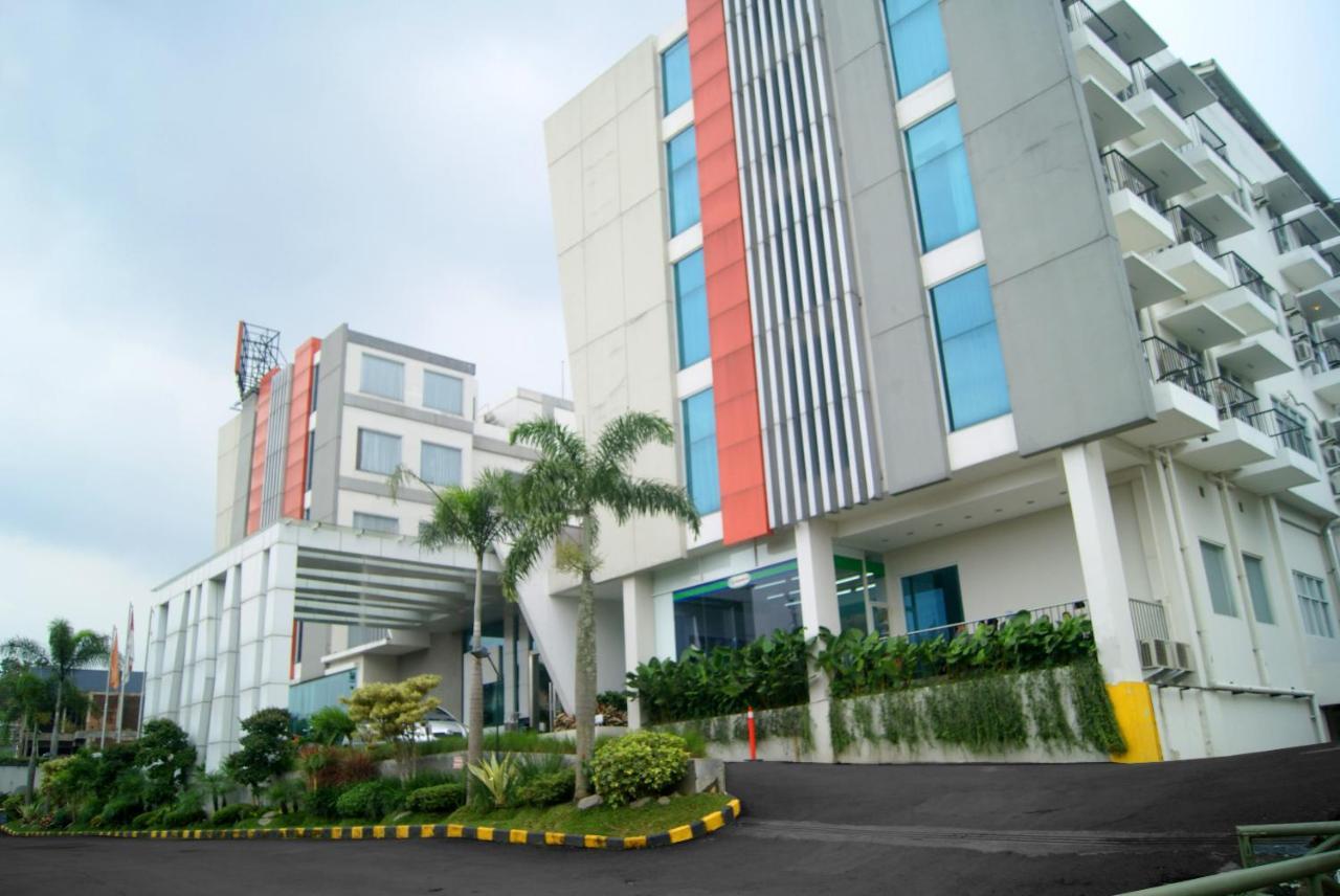 V Hotel & Residence Bandung Bagian luar foto