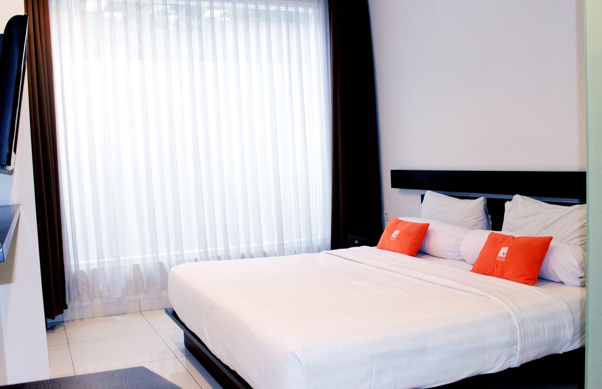 V Hotel & Residence Bandung Bagian luar foto