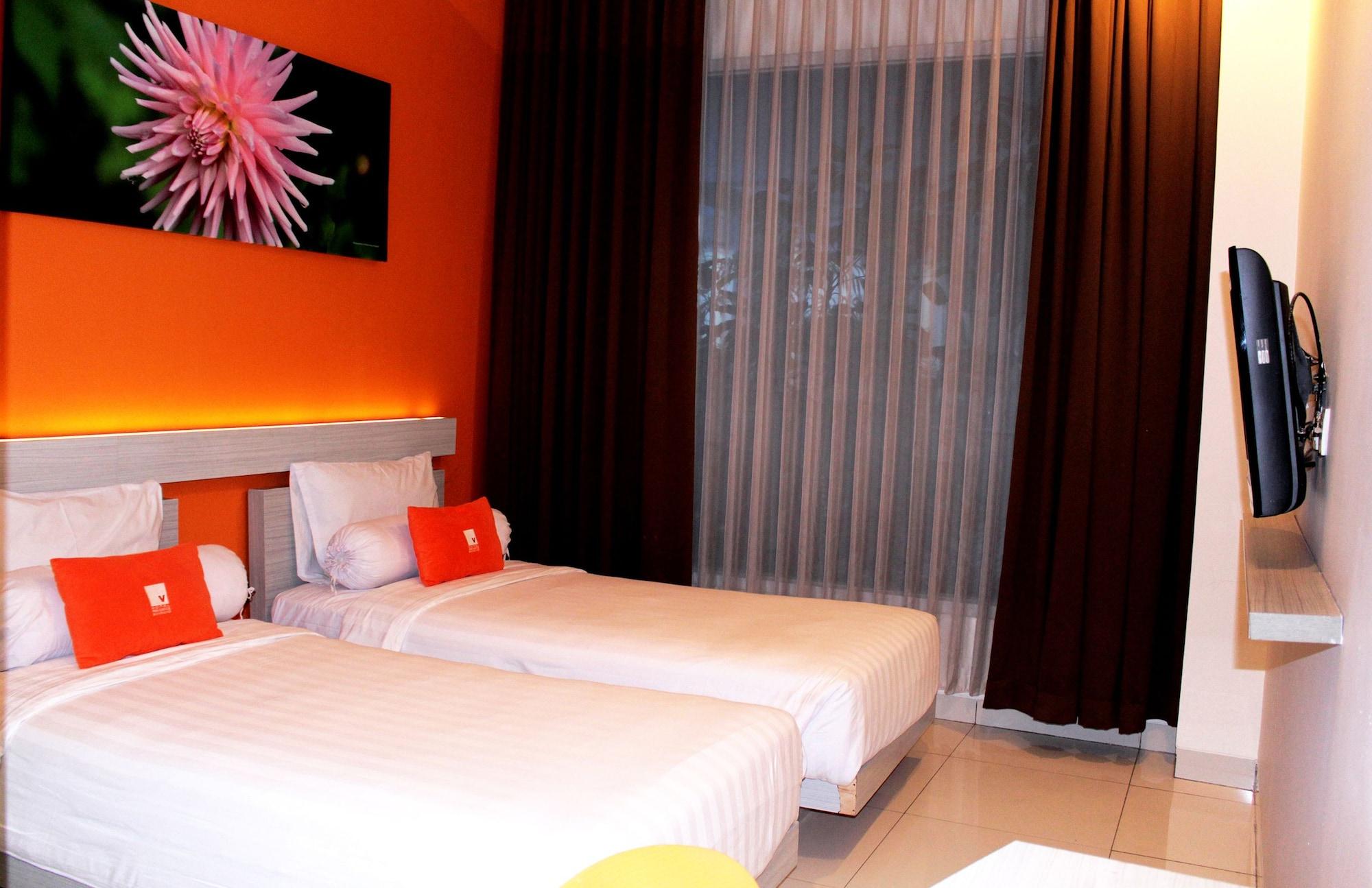 V Hotel & Residence Bandung Bagian luar foto