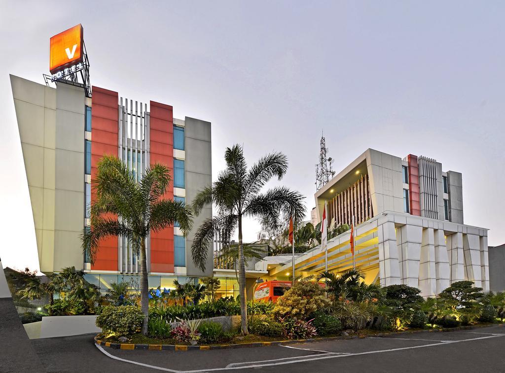 V Hotel & Residence Bandung Bagian luar foto