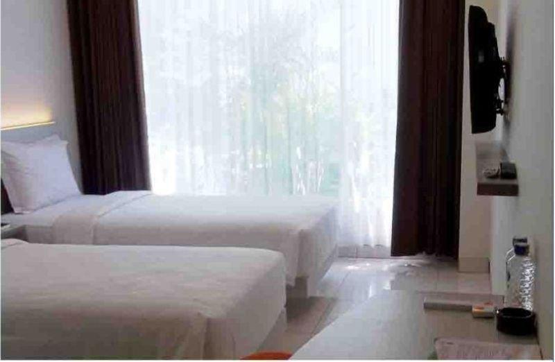 V Hotel & Residence Bandung Bagian luar foto