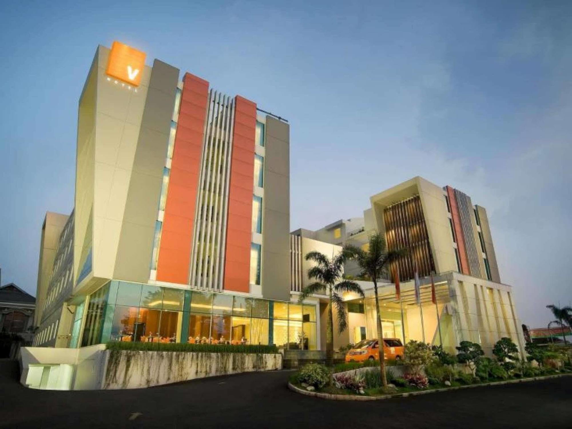 V Hotel & Residence Bandung Bagian luar foto